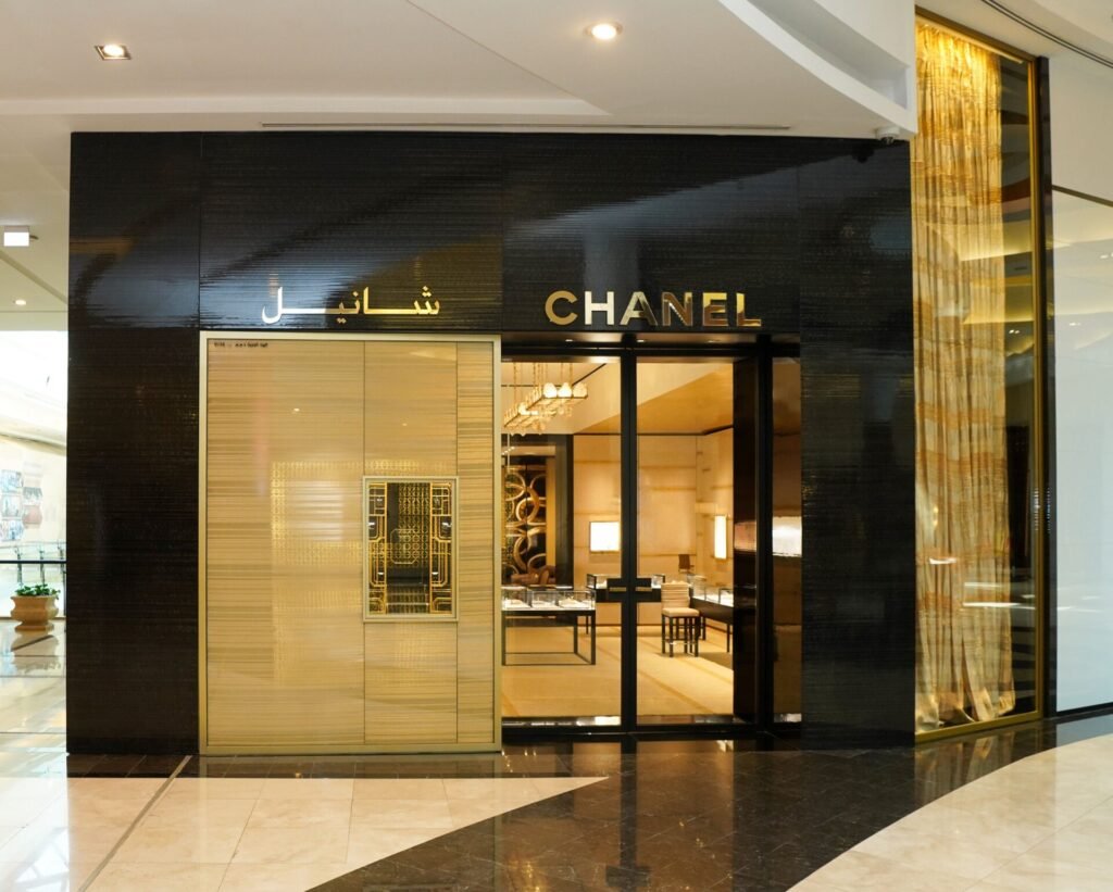 02LMWJ Week 2025 LLQ Lifestyle