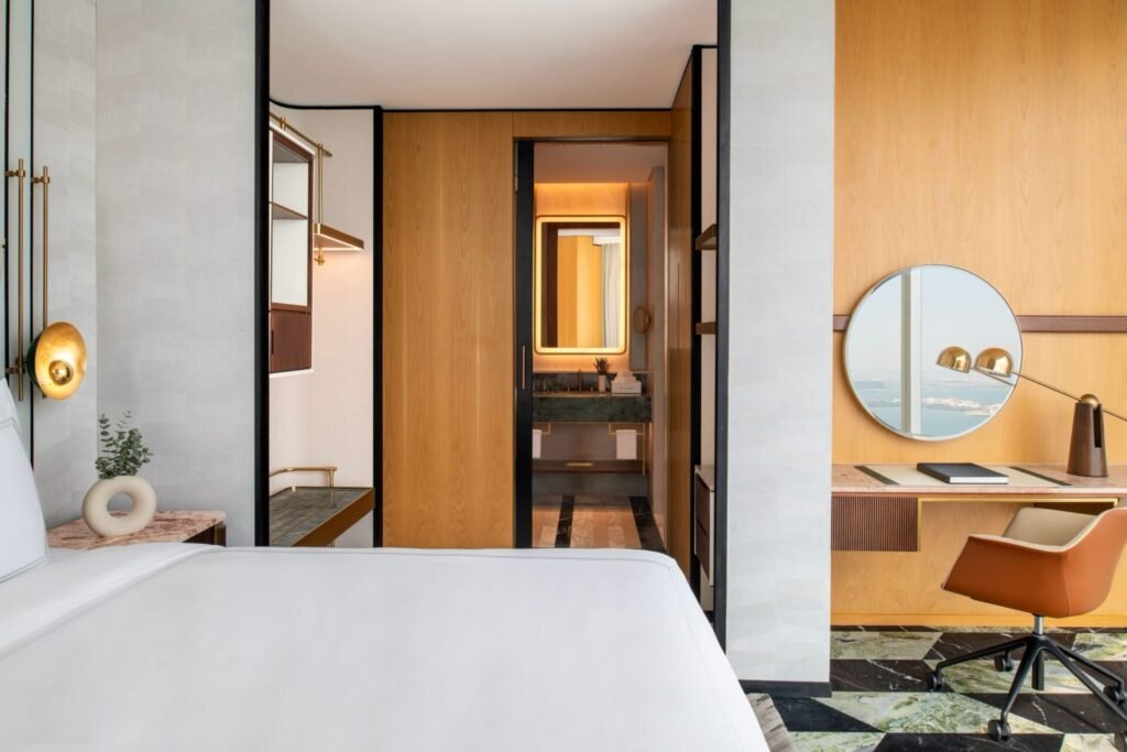 8d6448496cb14b8bbe964ae4d3f05cf7 LLQ Lifestyle